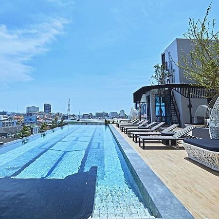Chezzotel Pattaya Bagian luar foto