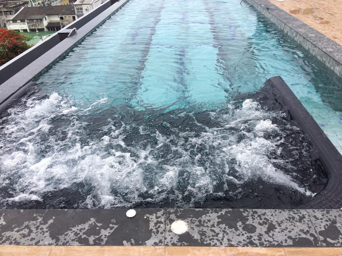 Chezzotel Pattaya Bagian luar foto