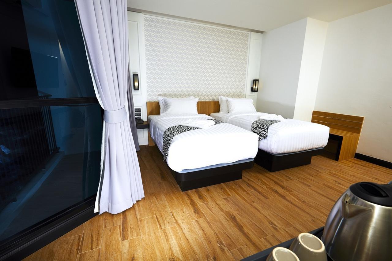 Chezzotel Pattaya Bagian luar foto